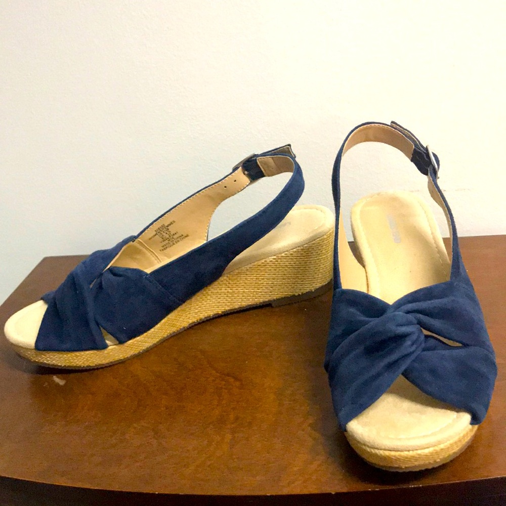 Woman’s wedge sling back shoes